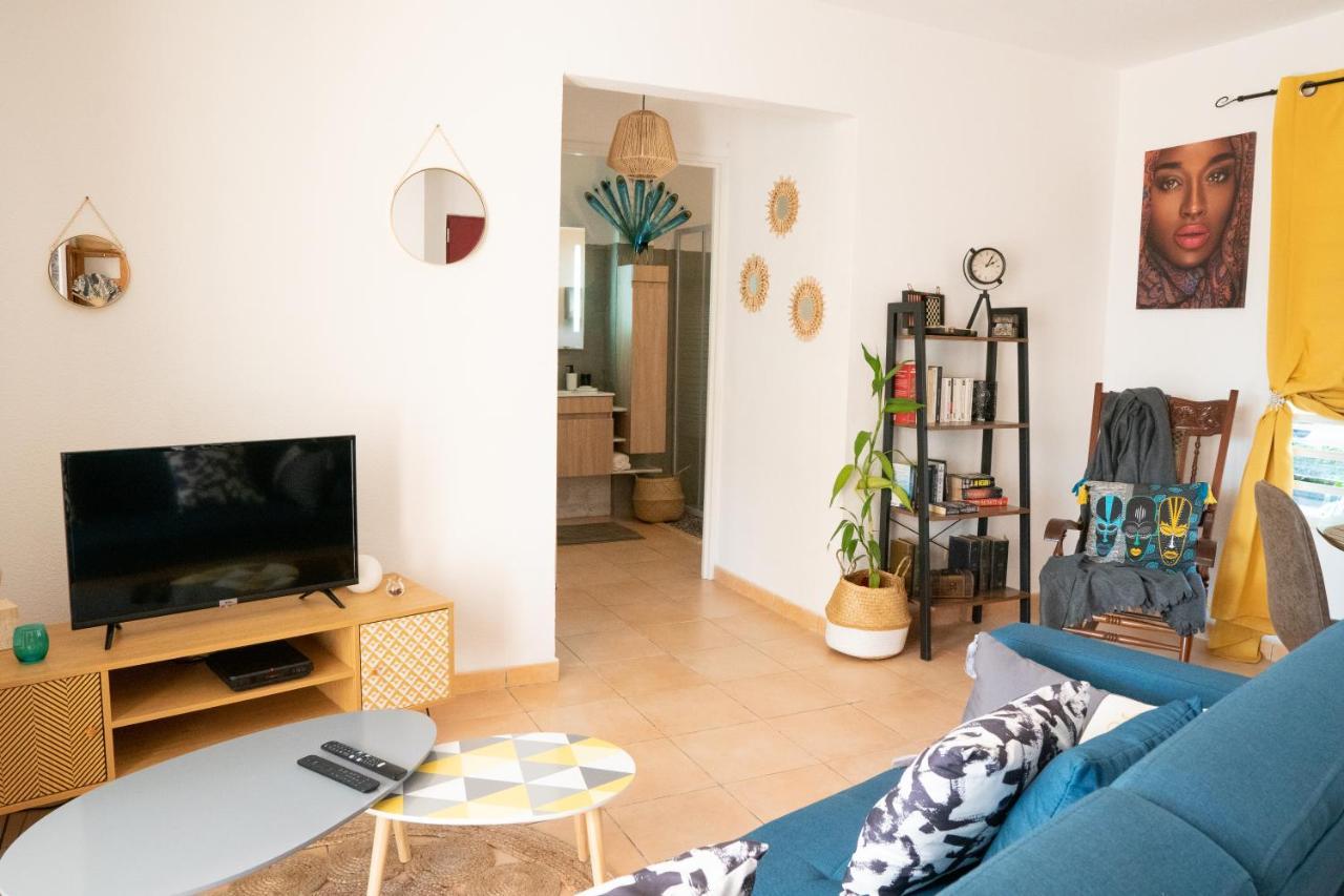 L'Ile Au Paon - Appartement T2 Avec Piscine Et Parking Les Abymes Exterior photo